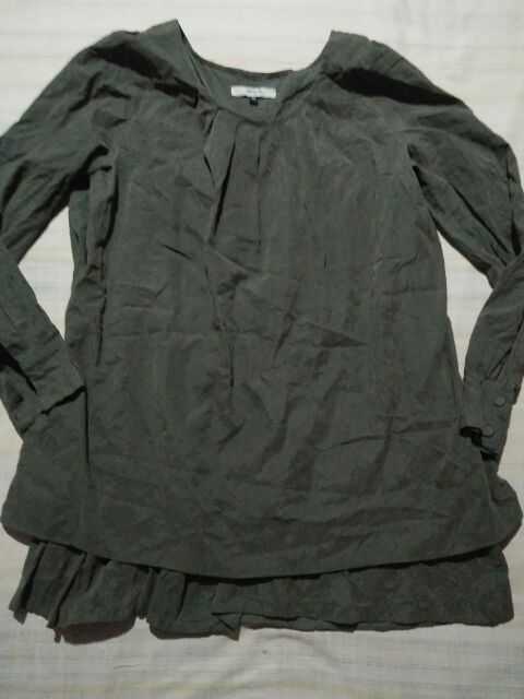 D07. Áo kiểu dáng rộng size M, XL vừa,chất dù. Hàng thùng