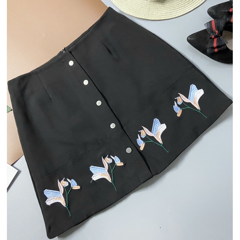🍀Chân váy hoạ tiết thêu
