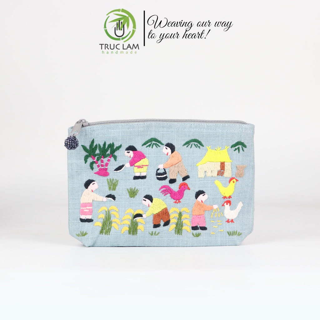 Ví Cầm Tay Vải Linen Thêu Tay Sa Hạt Họa Tiết Gia Đình Trong Nông Trại - Trúc Lâm Handmade