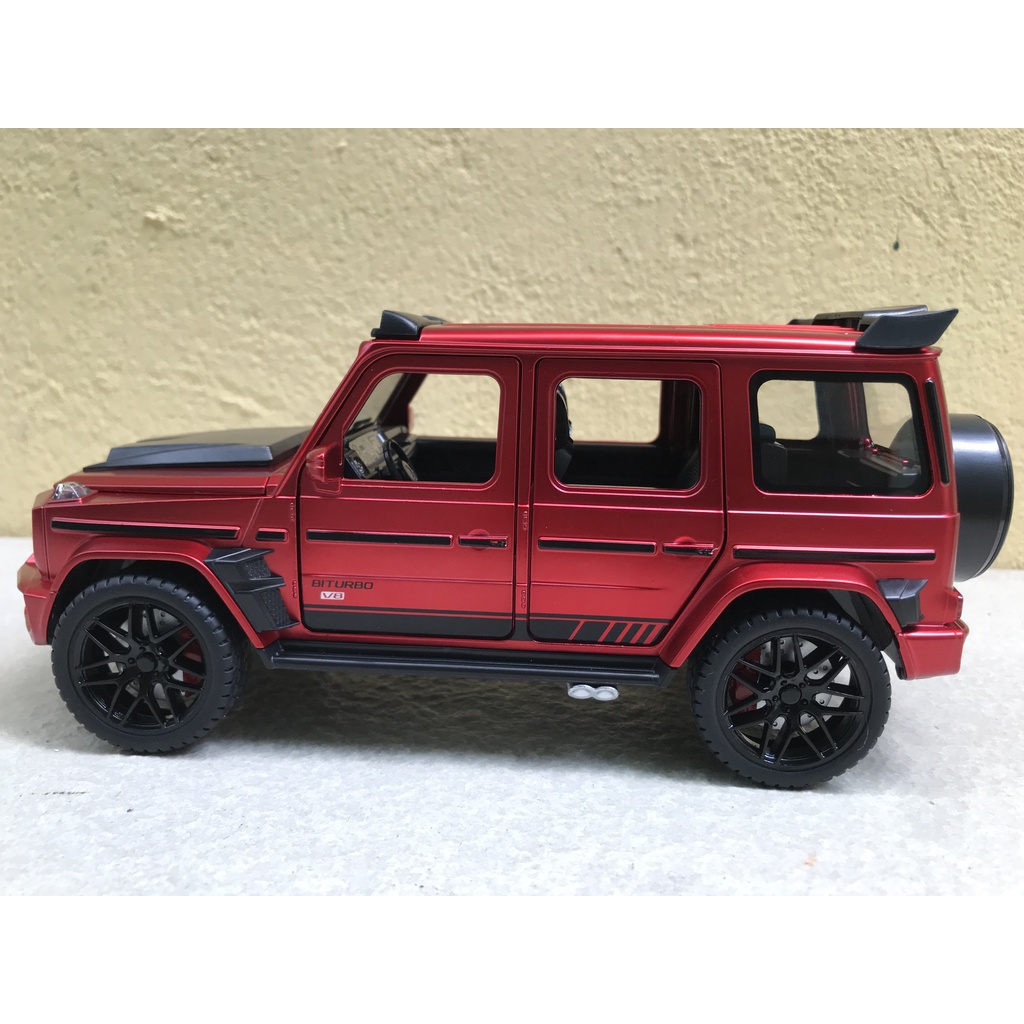 Mô hình xe Mercedes BRABUS G800 1:24