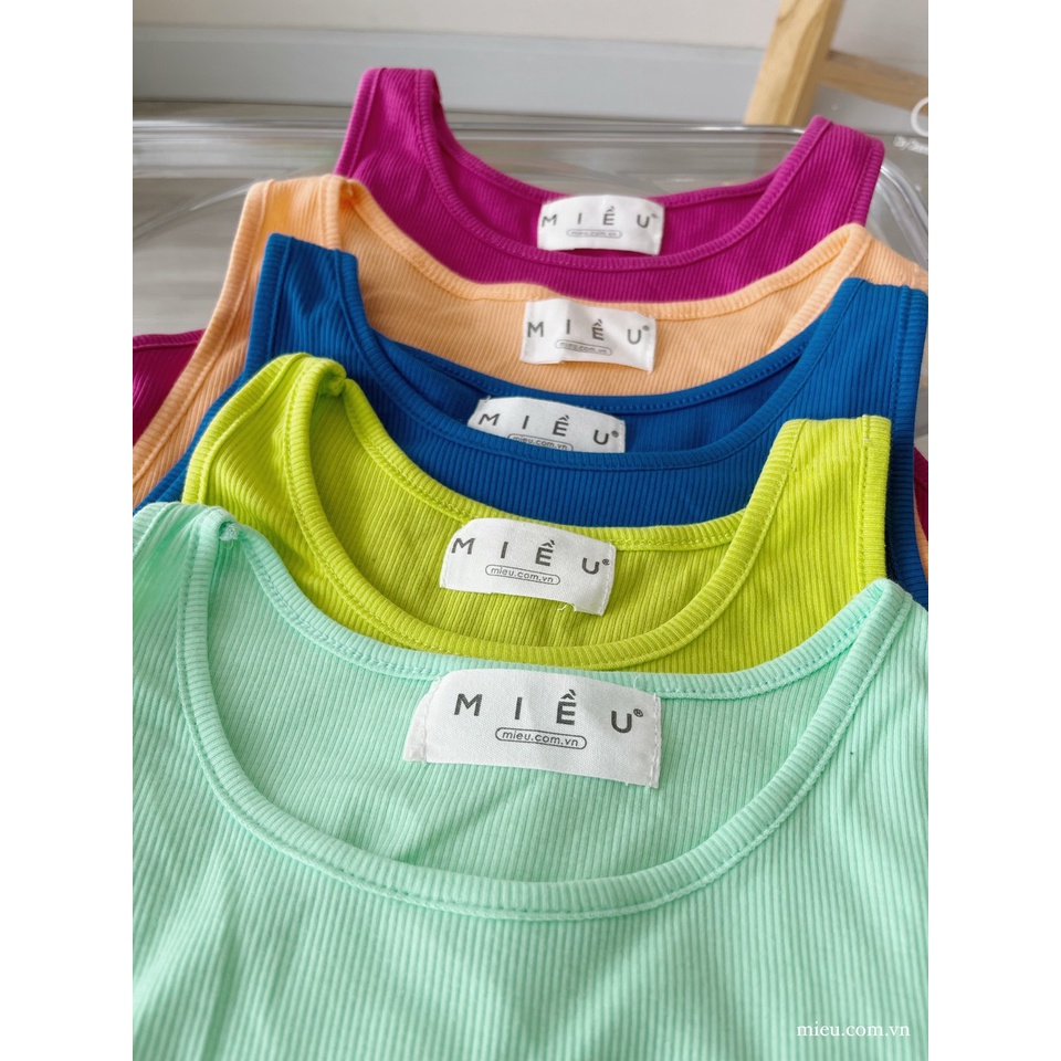 Áo thun gân ba lỗ Dana Miều Est.2013