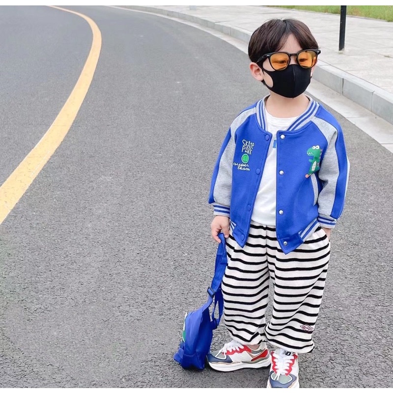 QCCC - Áo khoác bomber kèm túi đeo chéo hình khủng long cho bé trai cực xinh