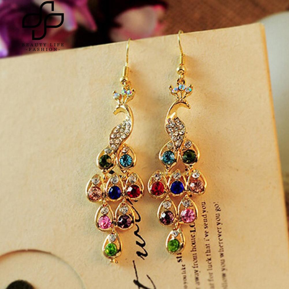 Khuyên tai đính kim cương giả thời trang phong cách cổ điển