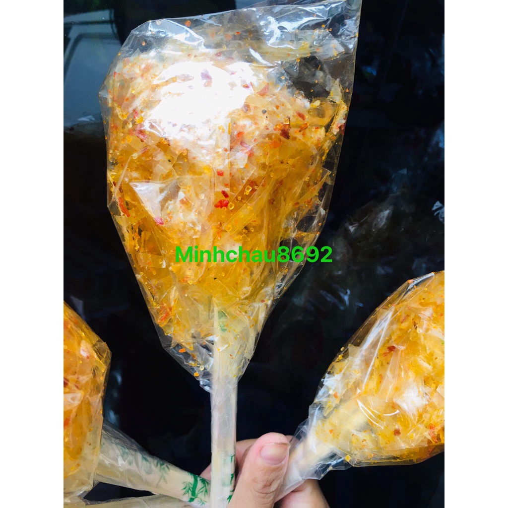 Bánh tráng sợi trộn cay ngọt có đũa