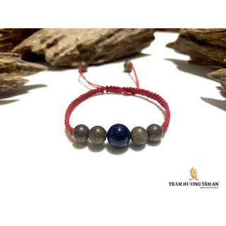 Vòng tay Trầm Hương Chỉ Đỏ - Charm Đơn Xanh Biển