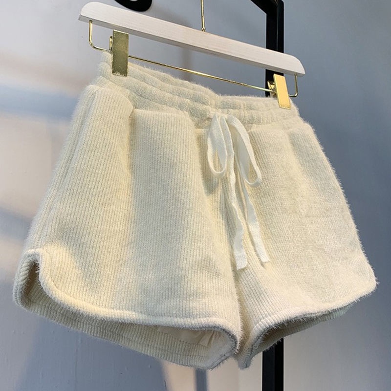 Quần Short Len Lông Cừu Dày Dặn Dáng Rộng Thời Trang Thu Đông Cho Nữ Có Size Lớn