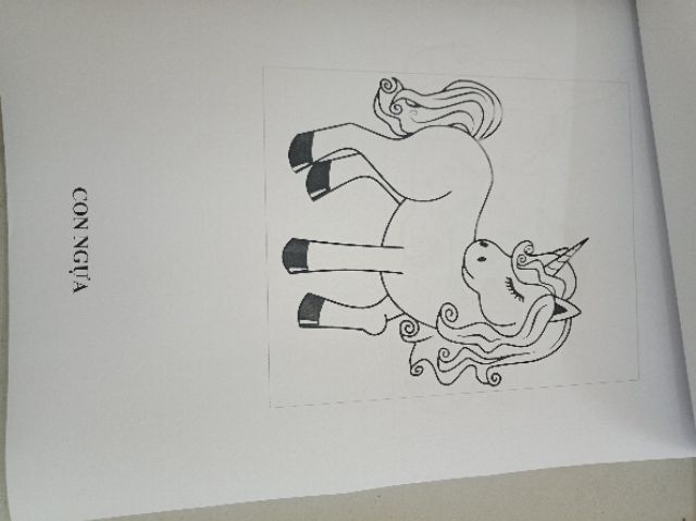 Hình con vật cho bé tập tô: Tập 40 trang hình con vật đen trắng cho bé tô màu phát triển trí thông minh