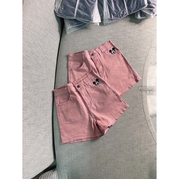 Quần short jeans hồng túi thêu