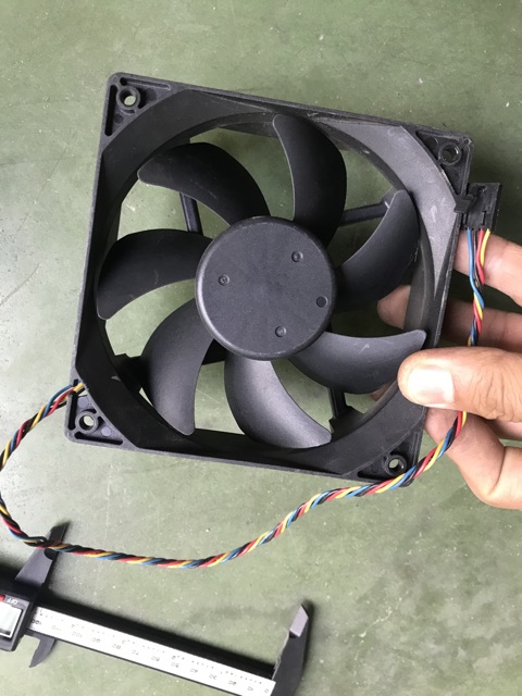 Quạt Delta vuông 12cm 12v tháo máy chủ