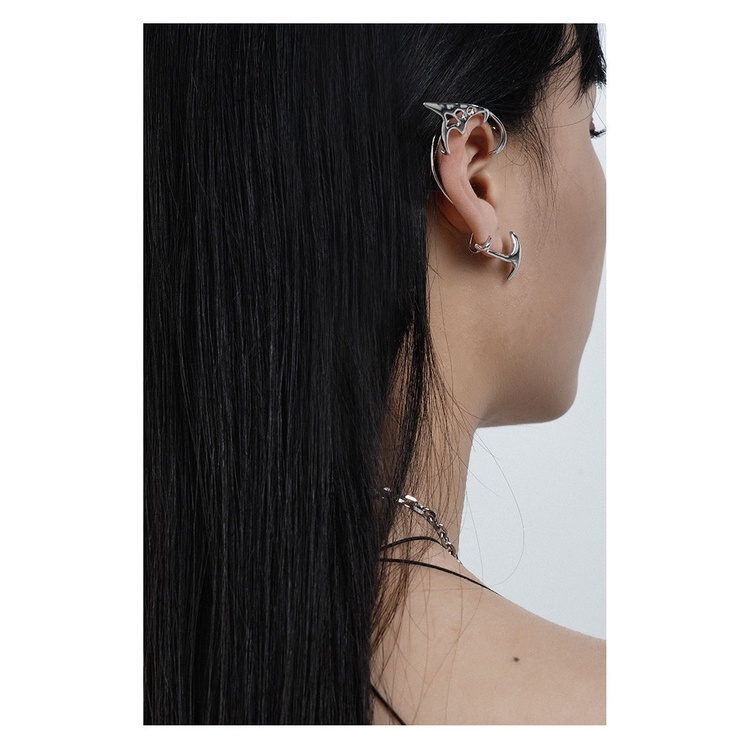 Khuyên Kẹp Vành Tai Bằng Kim Loại Hình Bướm Kiểu Dáng Mới