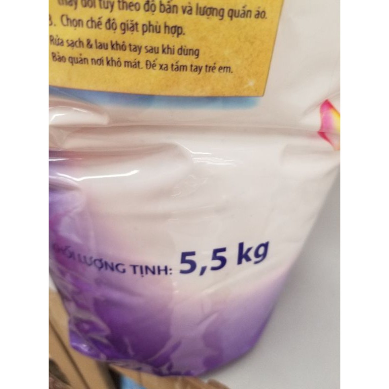 bột giặt surf nước hoa 5.5kg - hàng khuyến mãi