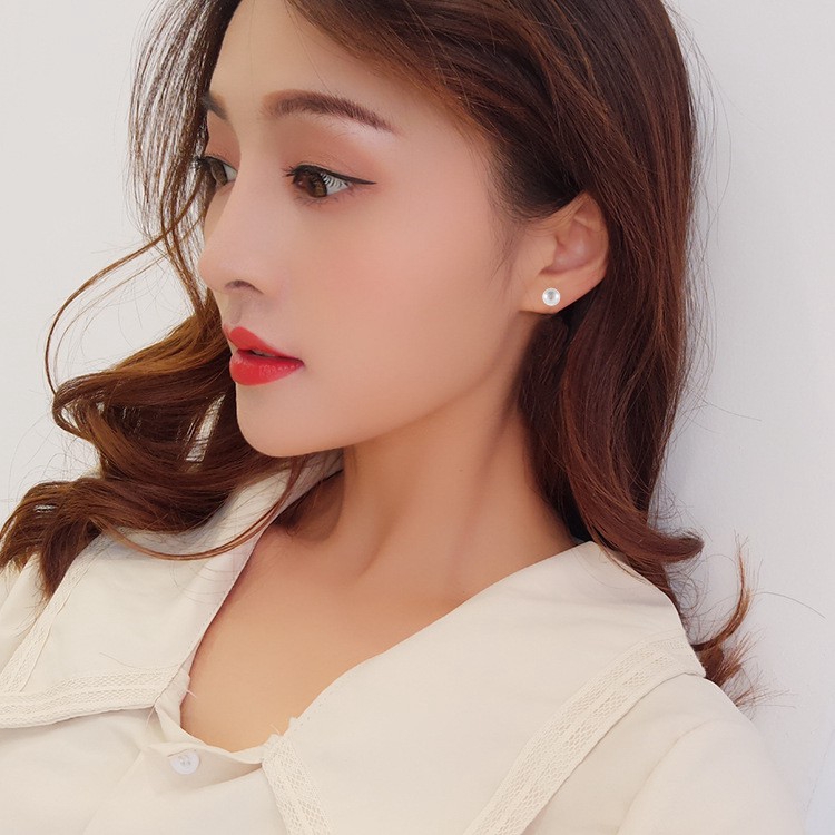 Đôi khuyên tai đính hạt ngọc trai giả phong cách đơn giản sang trọng