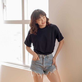 VIBES Áo thun nữ freesize 2 màu trắng đen phom rộng White & Black Tshirt