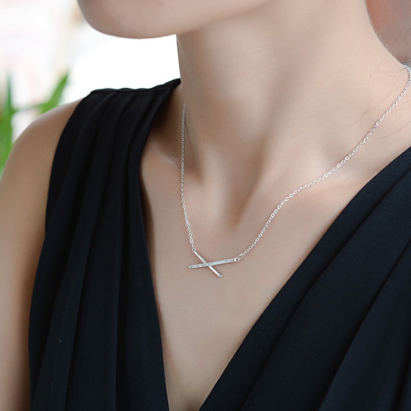 Dây chuyền mặt chữ X đính đá thanh lịch sang trọng