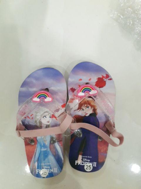 Dép tông hình công chúa Elsa