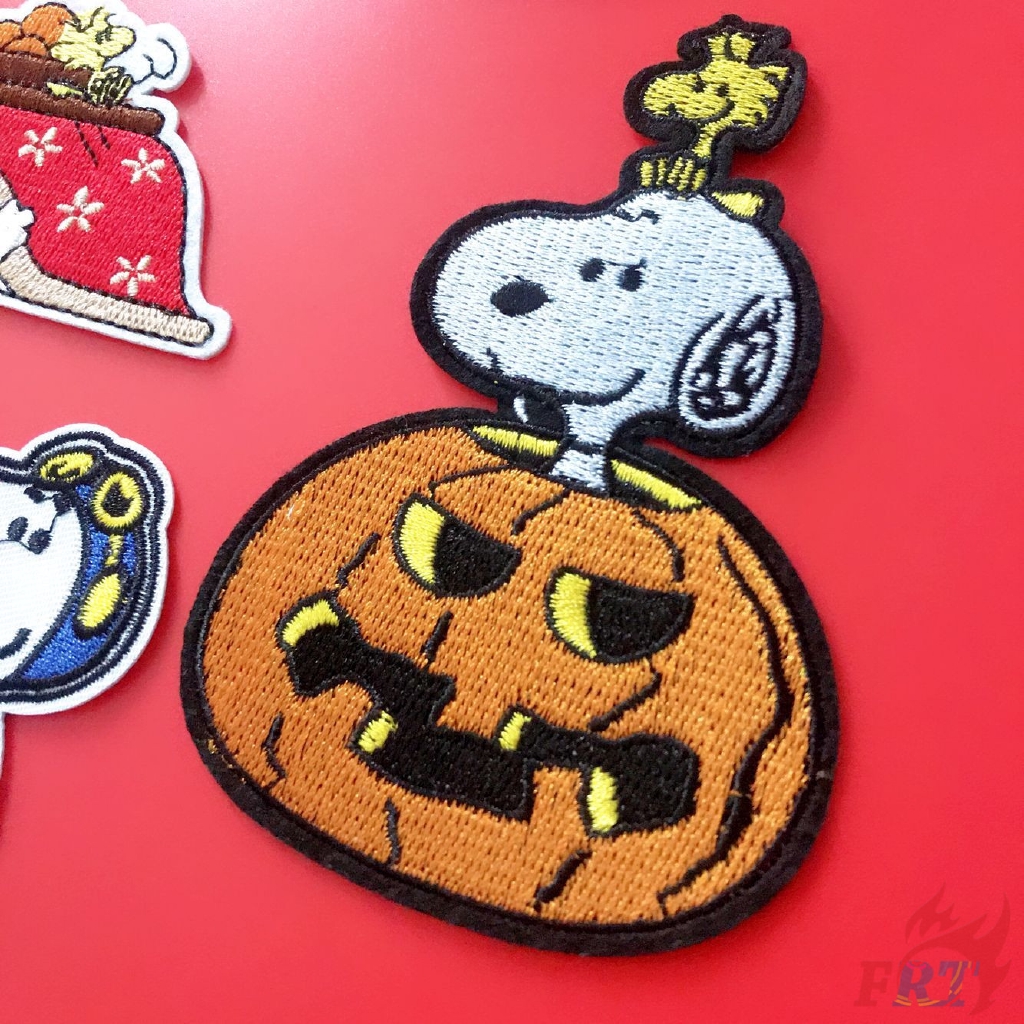 Huy Hiệu Thêu Áo Hình Snoopy S-7