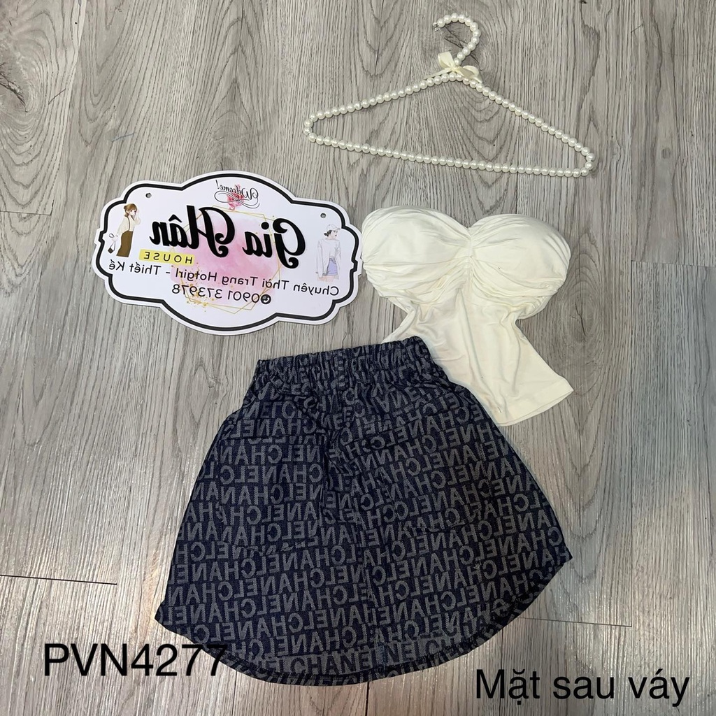 Áo cúp váy nhiều chữ