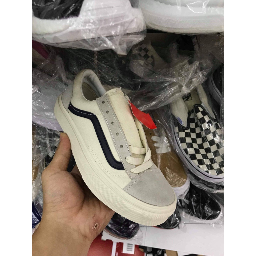 Giày sneaker VANS STYLE trắng kẻ đen