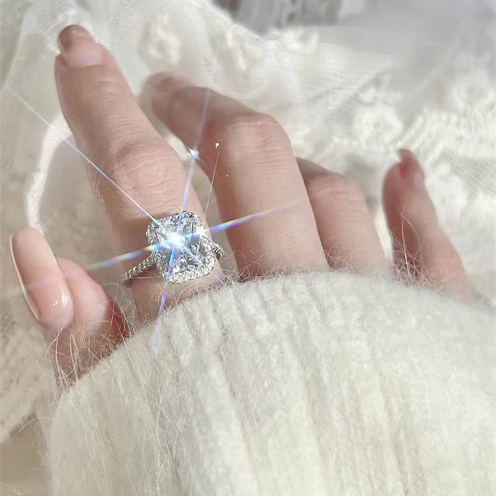 Sparkling niche carbon steel diamond ring, high-end, fashionable, heavy-duty, candy colored, sweet, easy to match