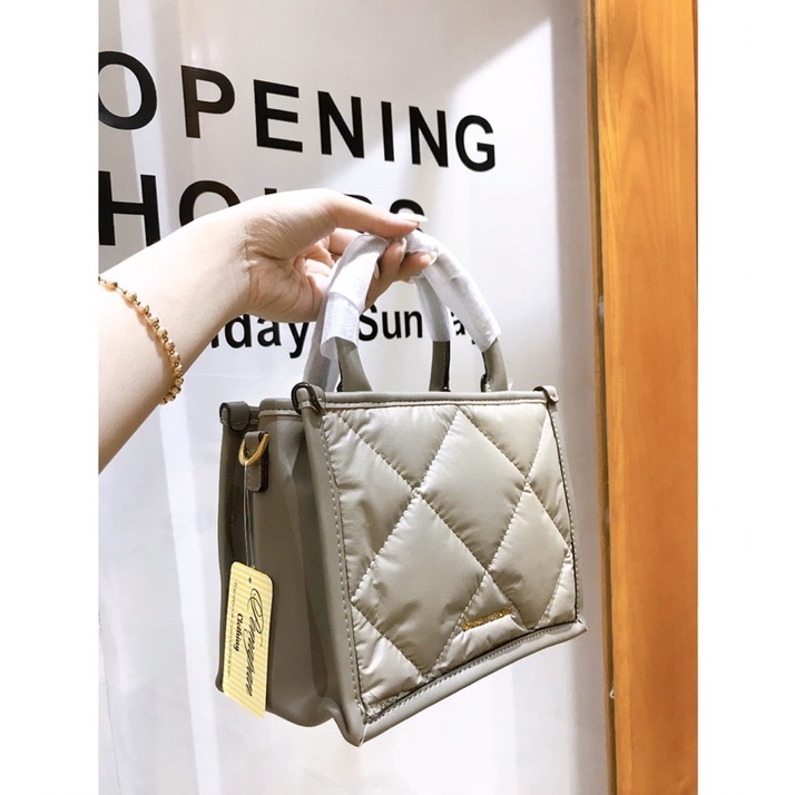 T718 - Túi da cnk vuông