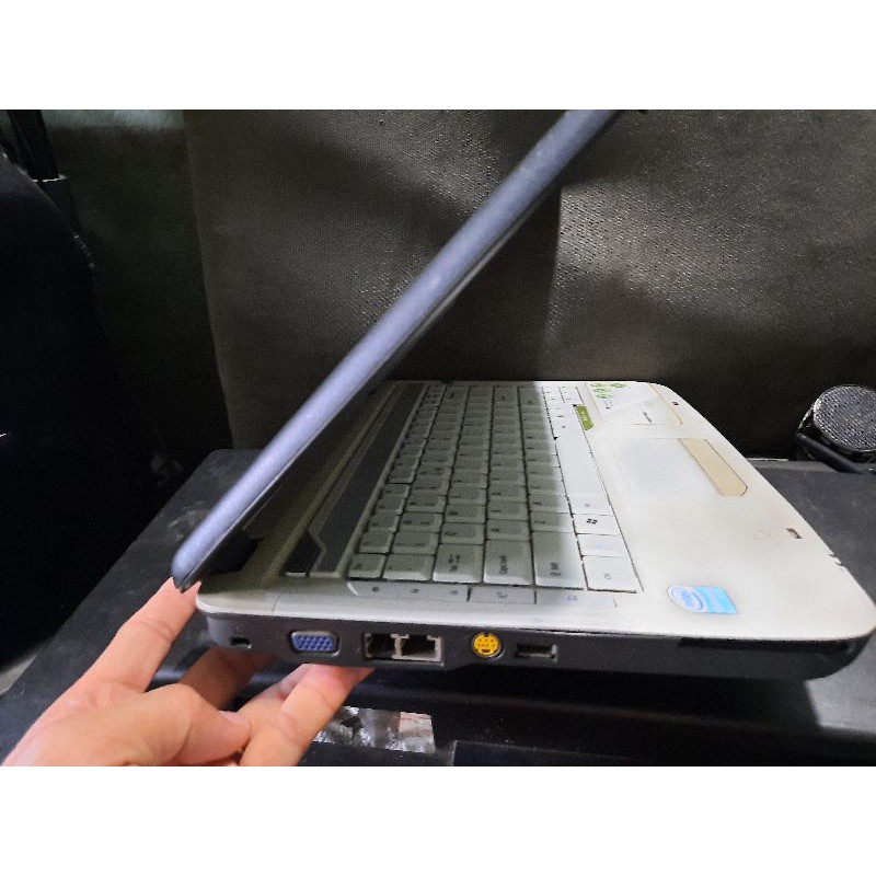 laptop như hình cập nhật liên tục | BigBuy360 - bigbuy360.vn