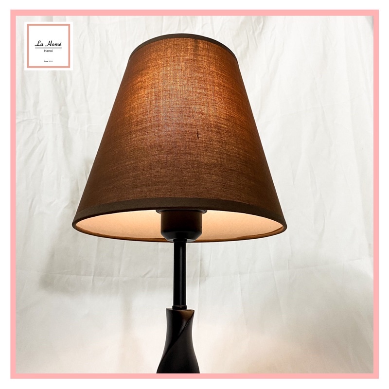 Đèn ngủ để bàn thân gỗ chụp đèn bằng vải phong cách decor vintage có sẵn