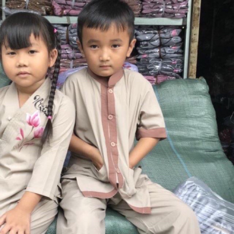 Đồ lam đi chua ## đồ di chùa Lảnh Tụ Phồi Bé Trai