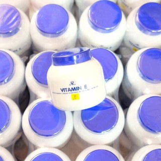 Kem dưỡng ẩm vitamin e