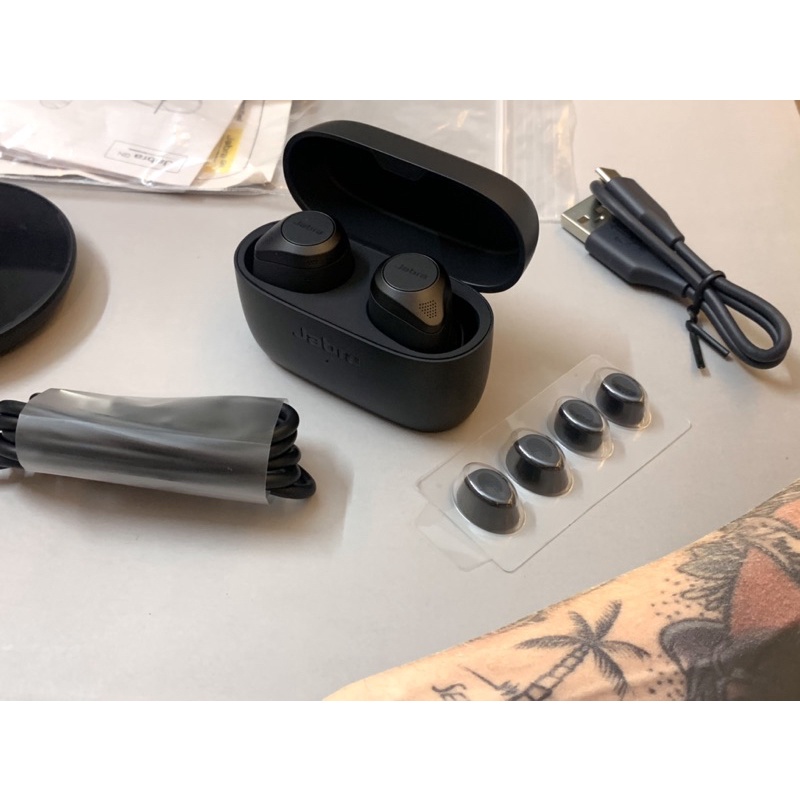 Tai Nghe Jabra 85T Kèm Đế Sạc Không Dây Mới