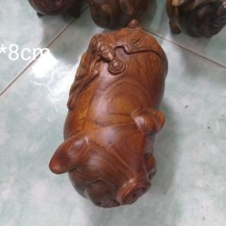 Heo gỗ cẩm nguyên khối phong thủy tài lộc ngang 20cm