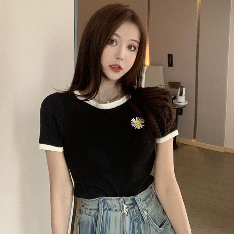 Áo Thun Ngắn Tay Thêu Hoa Cúc Nhỏ Xinh Xắn Cho Nữ