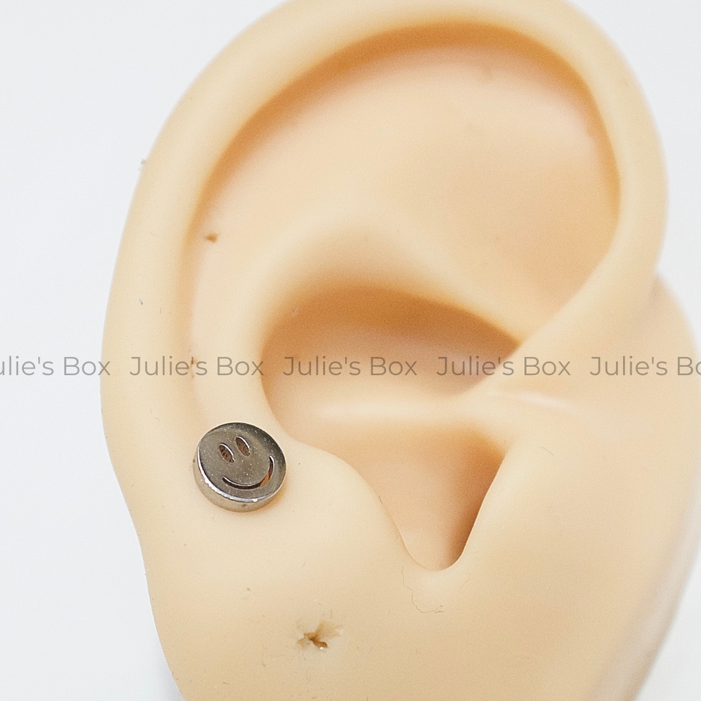 Khuyên Tai Unisex Hình Mặt Cười Màu Bạc Titan Không Gỉ Sét Không Ngứa Không Đen julies box 66