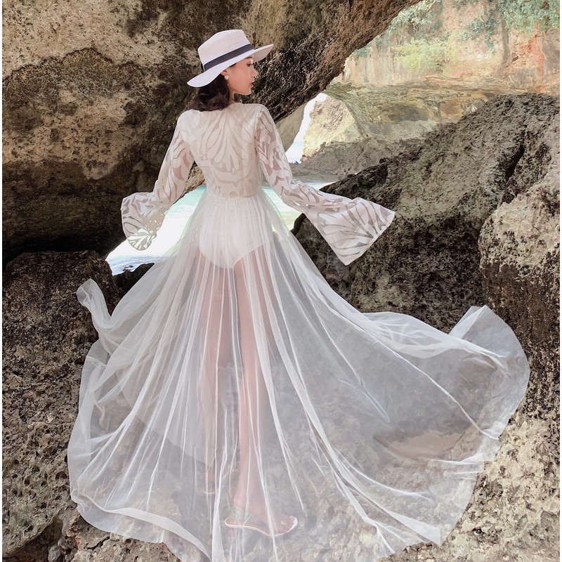 Set váy ren trắng chân xuyên thấu