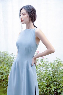 Đầm xanh biển xếp li eo