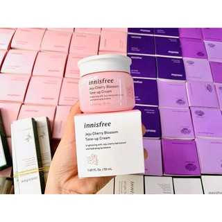 KEM DƯỠNG TRẮNG DA VÀ NÂNG TONE MÀU DA INNISFREE JEJU CHERY BLOOM TONE UP CREAM