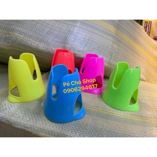 Kệ nhựa để bình nước bi cho hamster,sóc,nhím,bọ ú,..