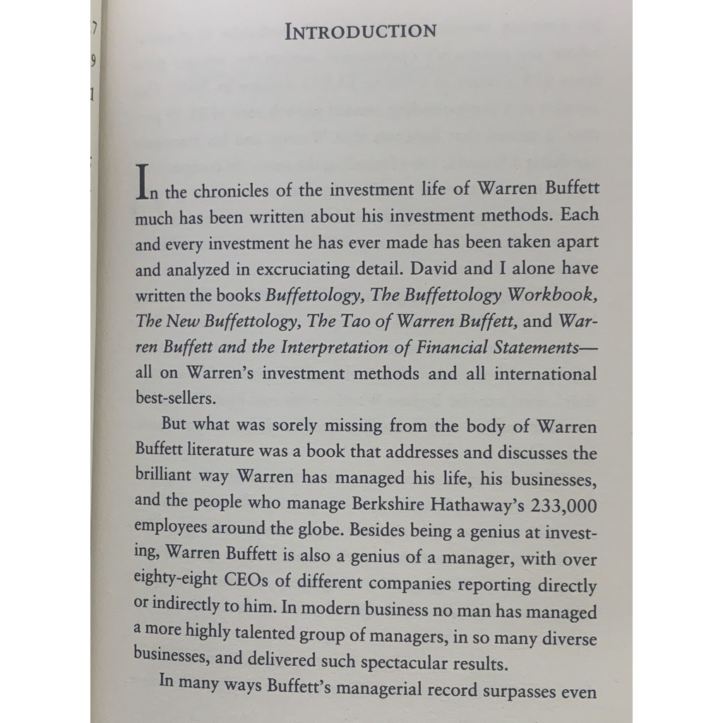 Sách Ngoại Văn - Warren Buffett Management Secrets