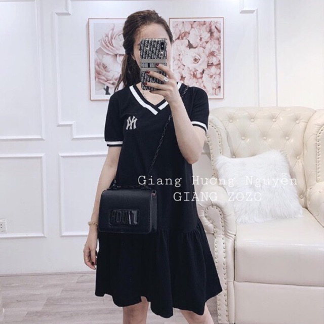 Đầm đen đuôi cá