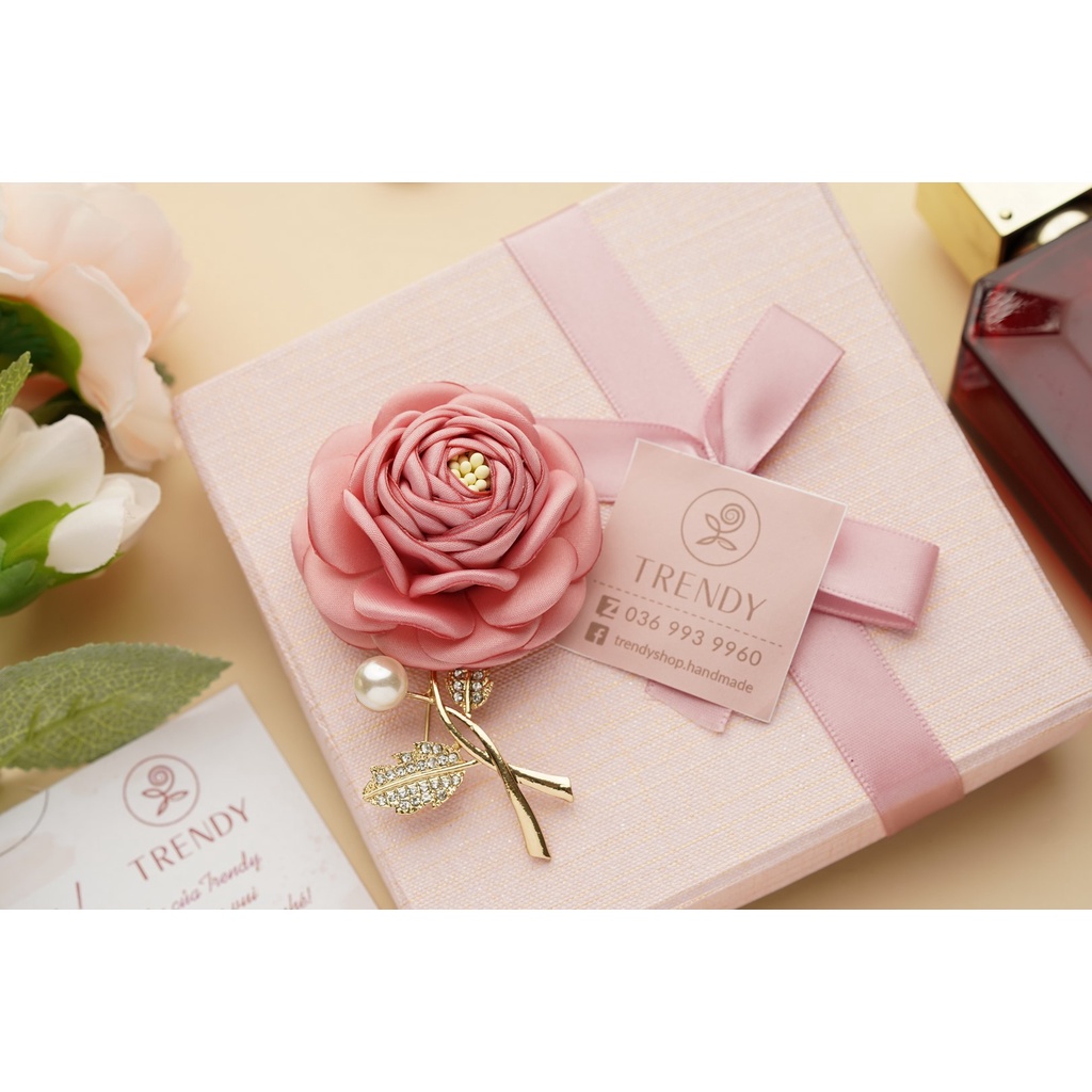 Hoa cài áo - hoa trà cài áo cành đá trai cao cấp màu vàng - Hoa vải cài áo handmade