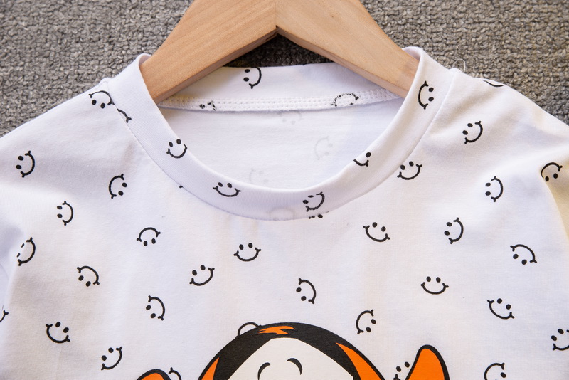 Set áo thun ngắn tay in hình hổ hoạt hình + quần short thoáng khí thoải mái cho bé