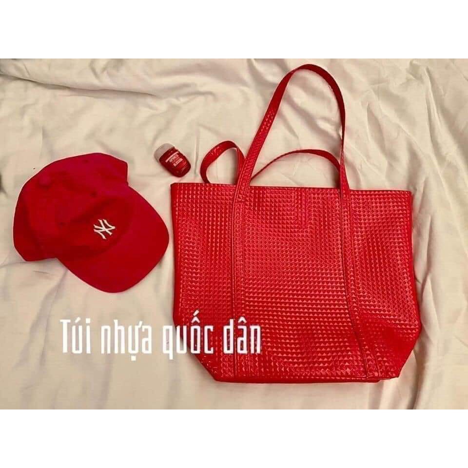 TÚI NHỰA QUỐC DÂN CÓ CHỐNG THẤM NƯỚC duyên dáng
