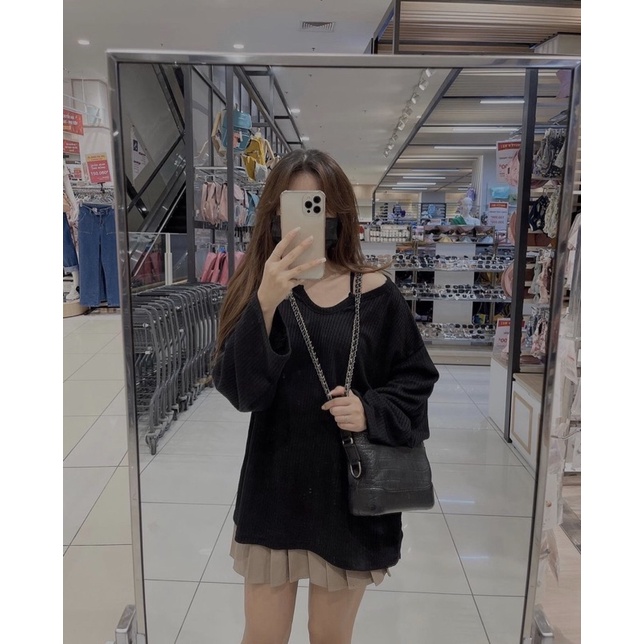Áo thun cổ xẻ giọt lệ