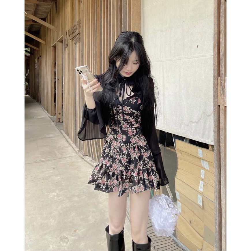 SET TRANG PHỤC NỮ HOA MÀU ĐEN, SET ÁO CROPTOP TAY DÀI PHỐI CỔ VOAN KHOÉT NGỰC + CHÂN VÁY BÈO - HN95