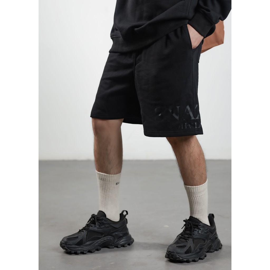 Quần short đen chữ snazzy form vừa