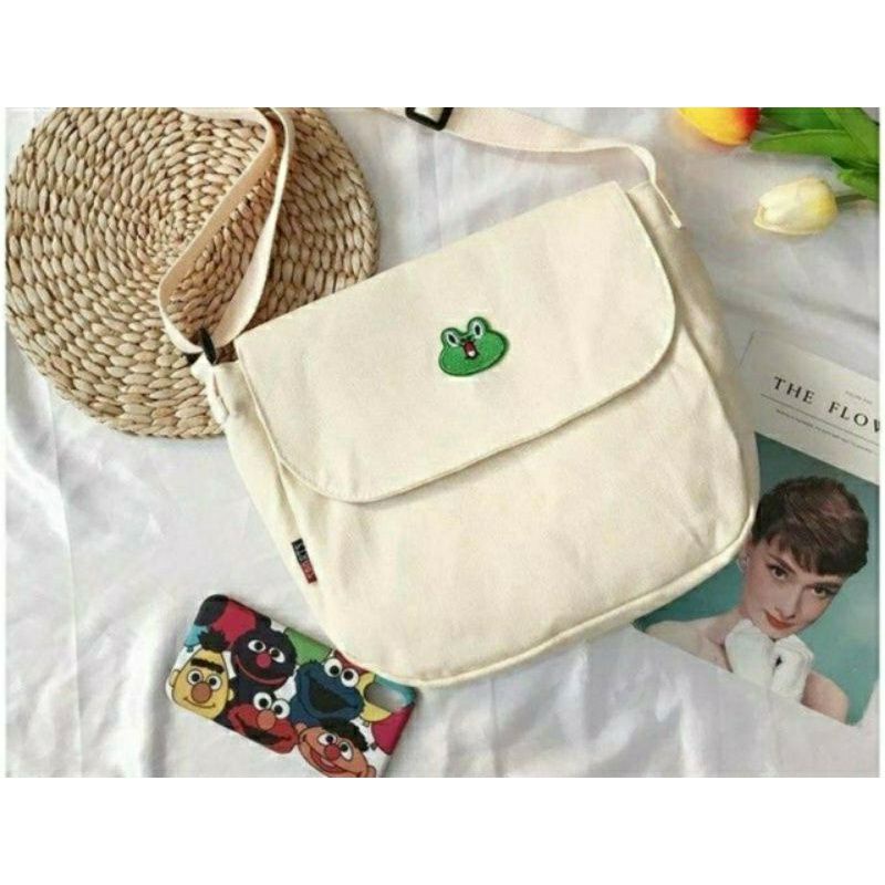 Túi đeo chéo đi làm, đi học đẹp, giá rẻ, vải canvas - ẾCH THÊU 2