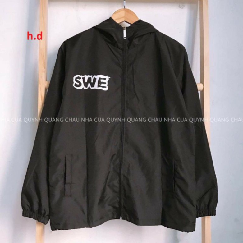 Áo khoác gió SWE form thụng nam nữ unisex | BigBuy360 - bigbuy360.vn