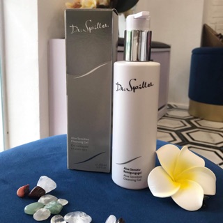 Sữa rửa mặt cho da dầu mụn - Aloe Sensitive Cleansing Gel
