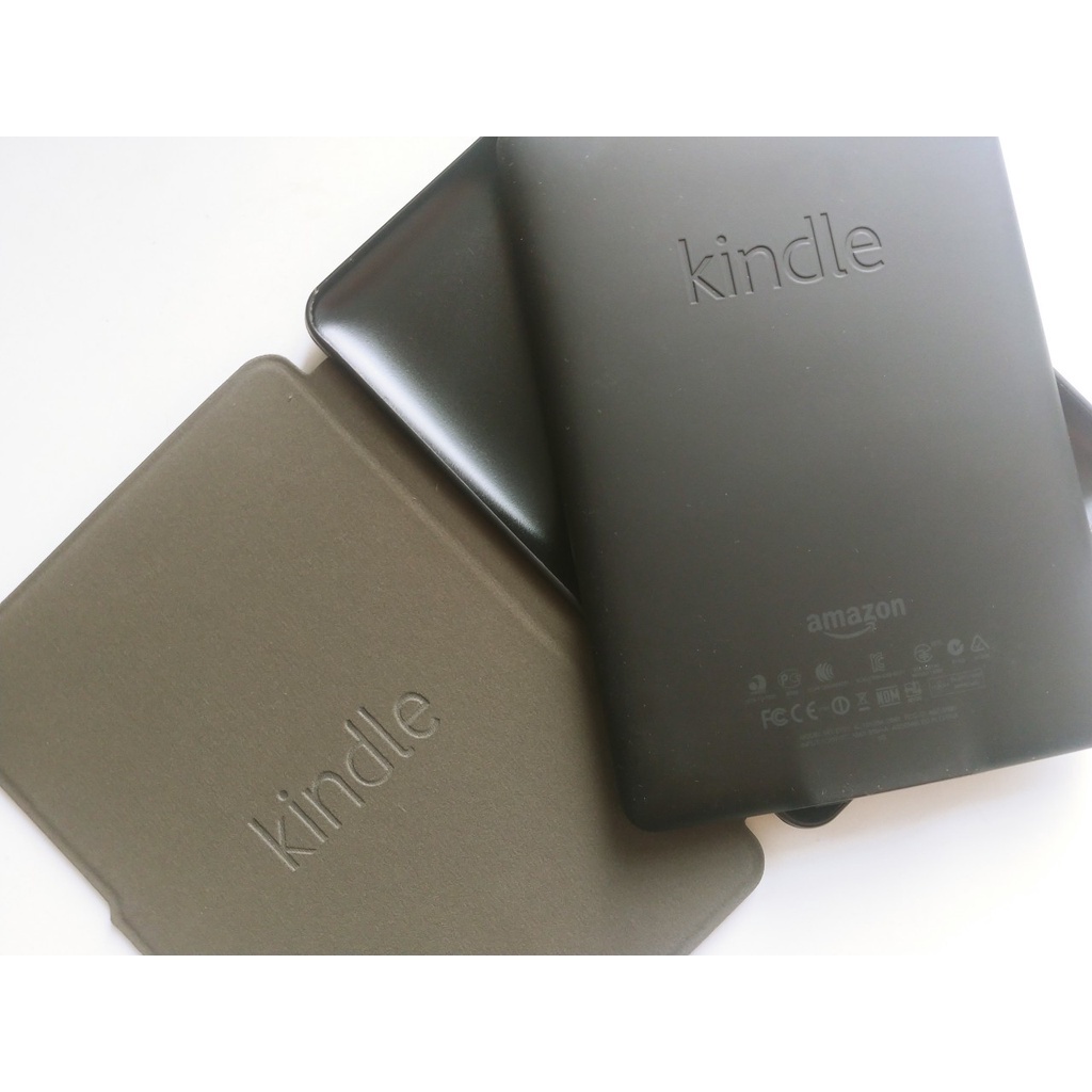 máy đọc sách kèm bao da đóng mở màn hình, kindle paperwhite 1 có hỗ trợ đèn nền