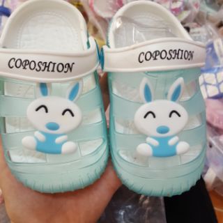Dép sục cho bé