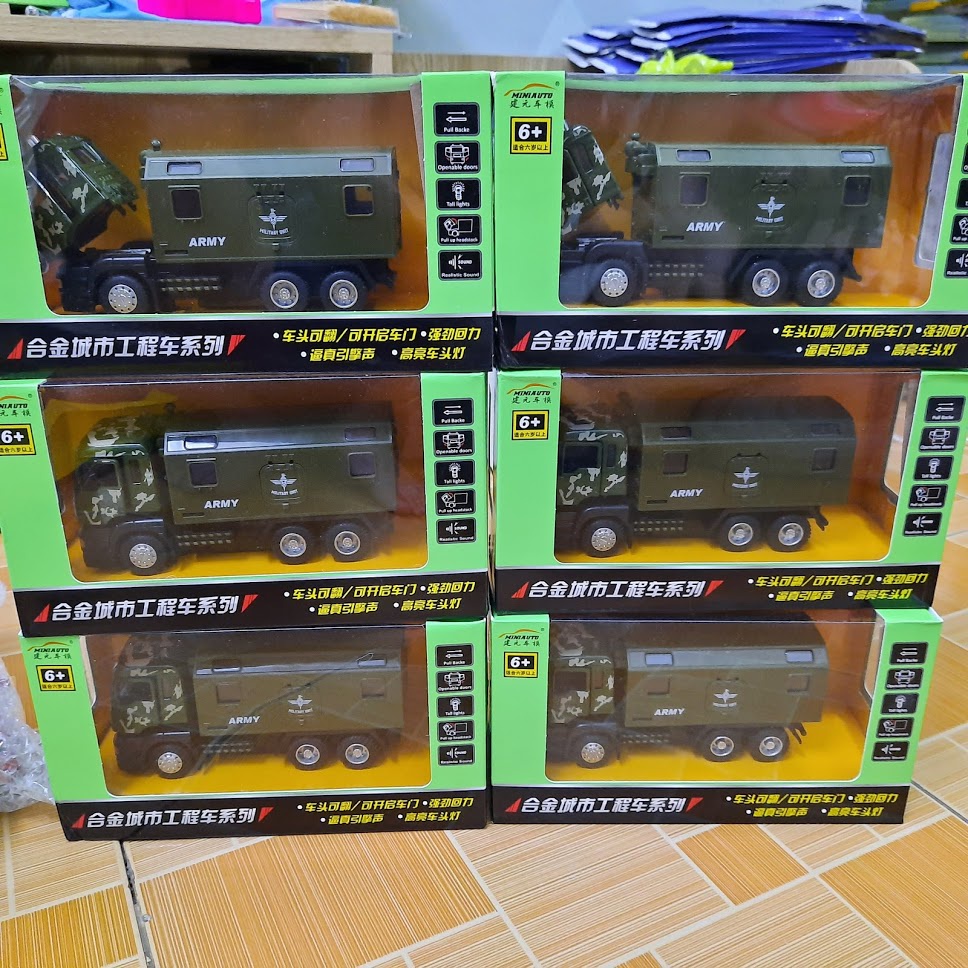 Xe mô hình ô tô quân đội 1:50 có đầu xe bằng sắt mở được cửa xe có âm thanh động cơ và đèn mở cửa